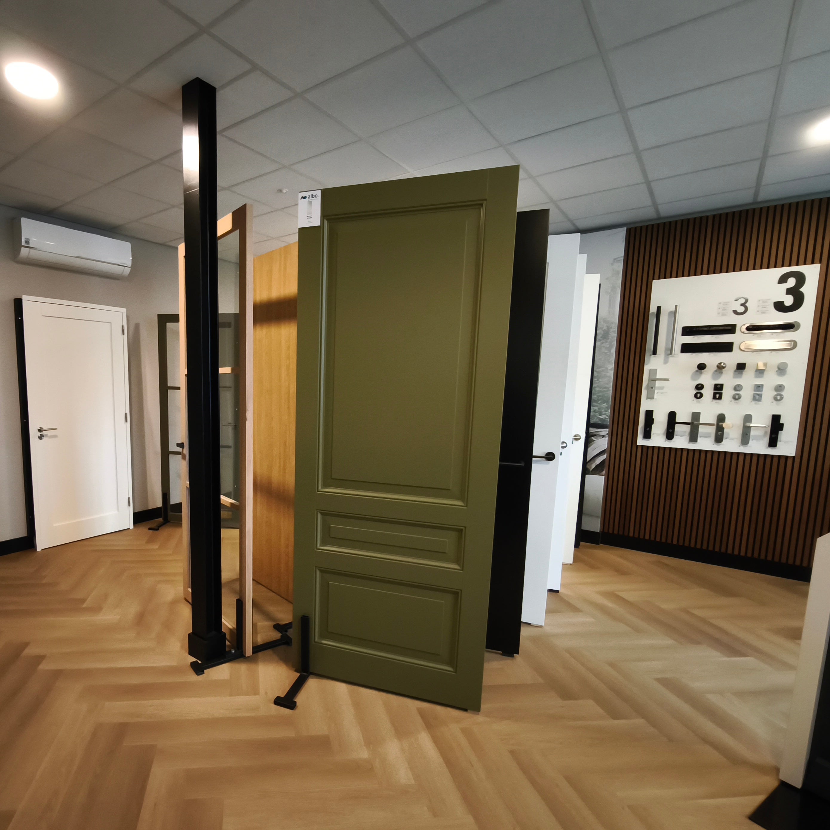Stalen deur met blank glas